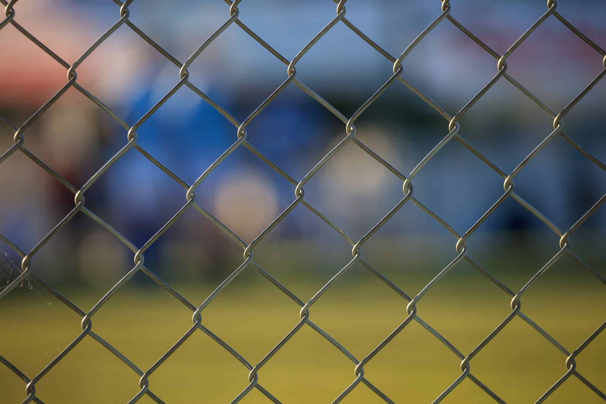 Cerca de malha de arame - Resumo de campo de futebol